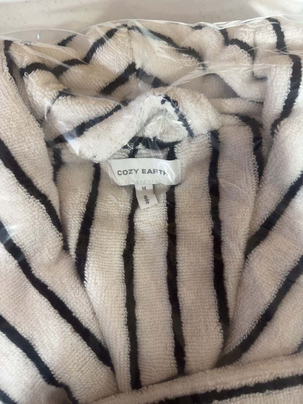 Cozy Earth Striped Bathrobe Size Medium - Picture 4 of 5